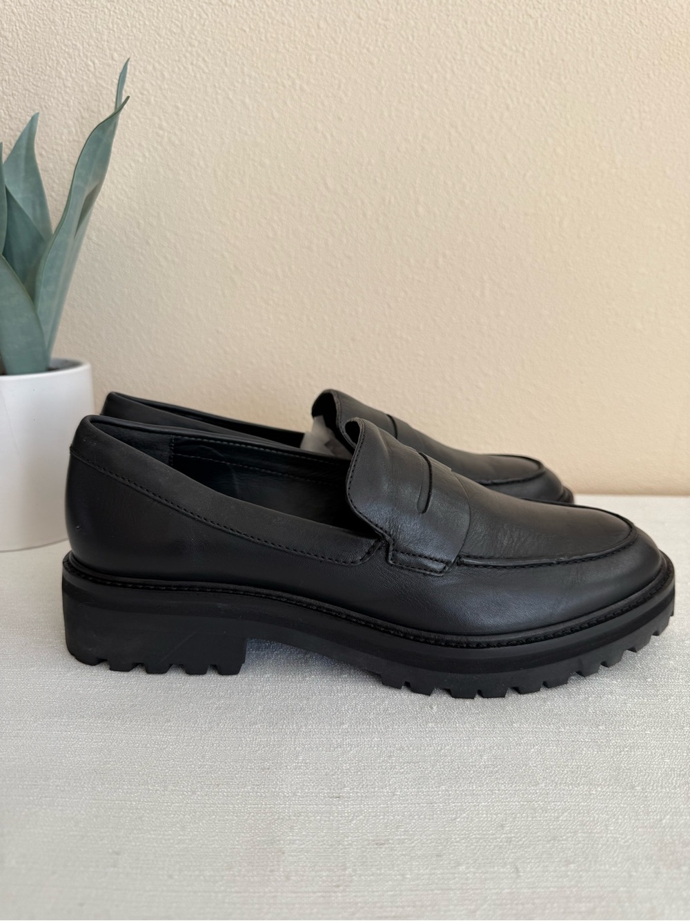 Everlane Classic Black Leather Women's Penny Loafers